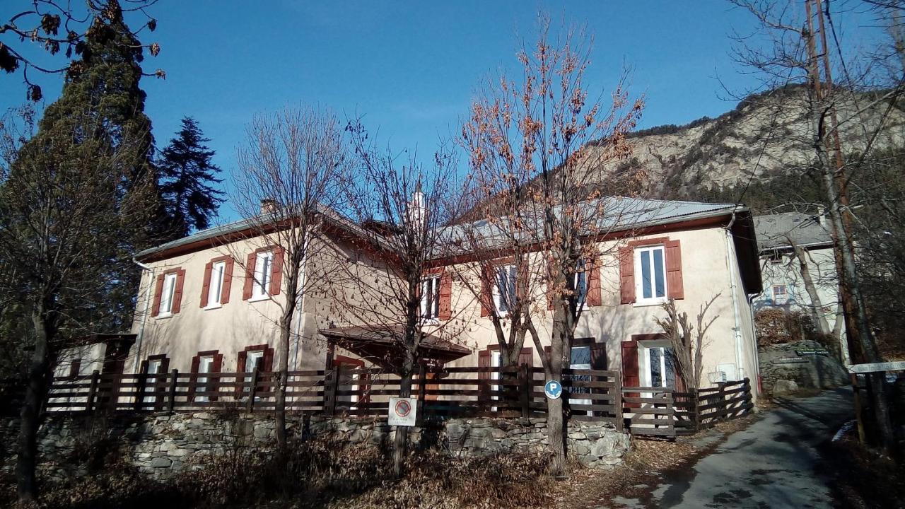 Maison Familiale Des Gueyniers Jausiers Εξωτερικό φωτογραφία
